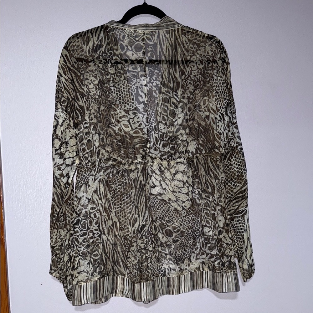 Animal Print V-Neck Women's Top - Picture 2 of 7